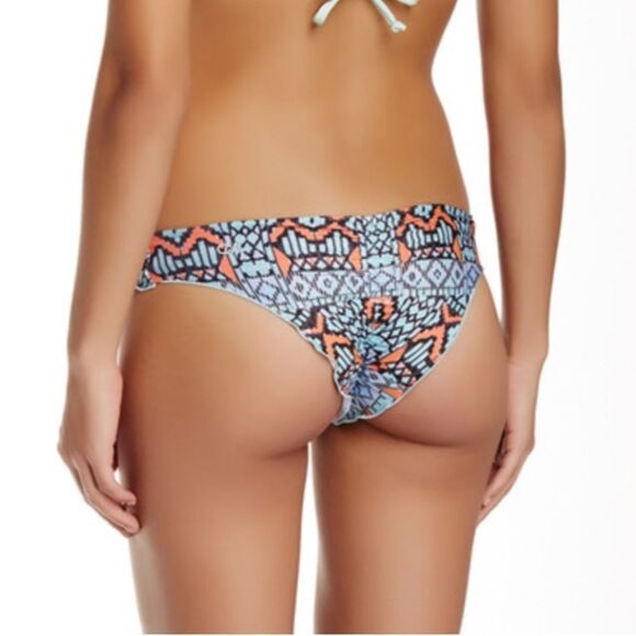 Vitamin A‎ Rio Ruffle Scoop Bikini Bottom NWT - Picture 2 of 7